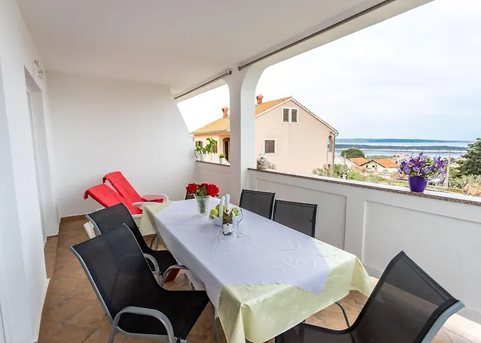 Nada Apartment Banjol