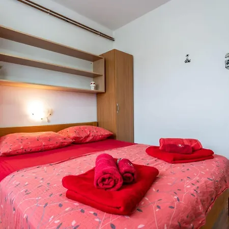 Apartament Nada *