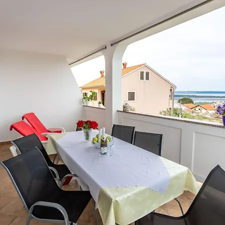 Nada Apartament Banjol
