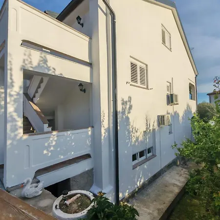 Nada Apartment *