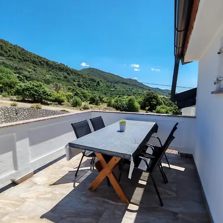 Nada Apartment *